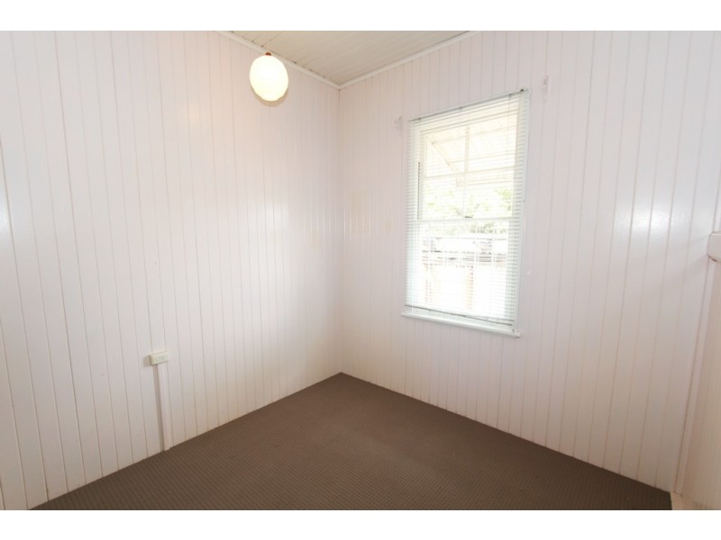 64 Roderick Street, Ipswich QLD 4305