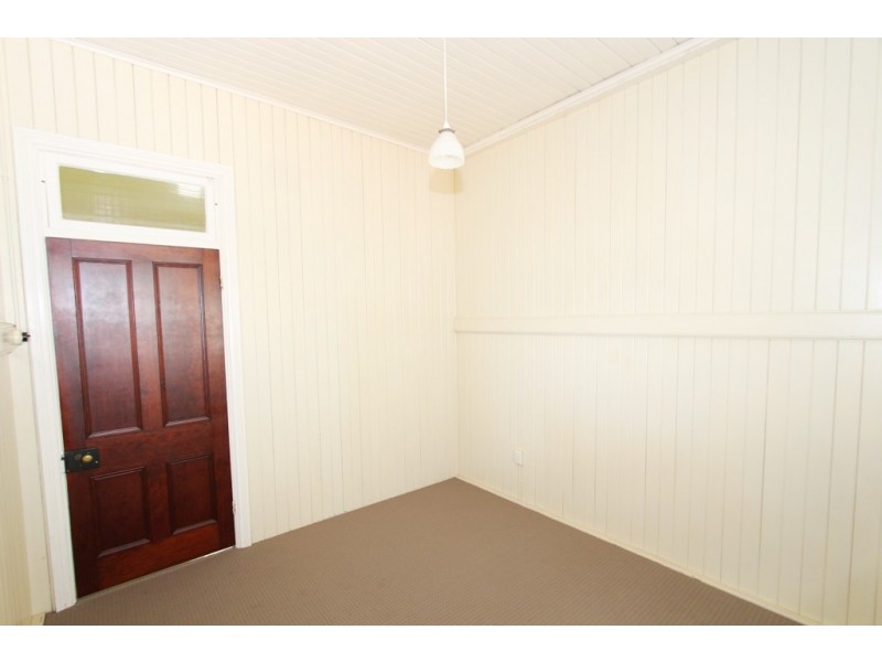 64 Roderick Street, Ipswich QLD 4305