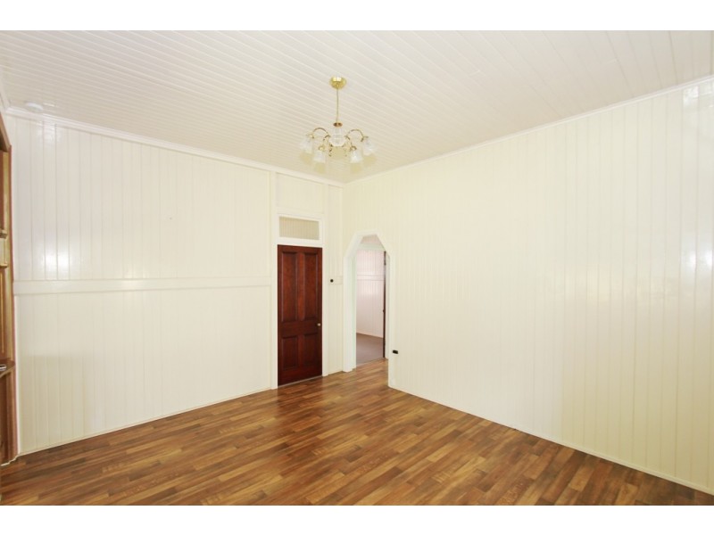 64 Roderick Street, Ipswich QLD 4305