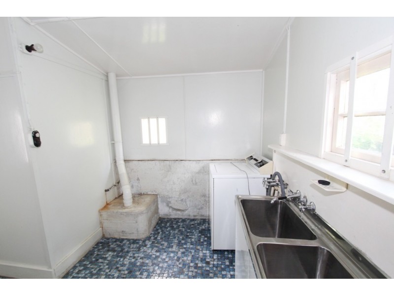 64 Roderick Street, Ipswich QLD 4305