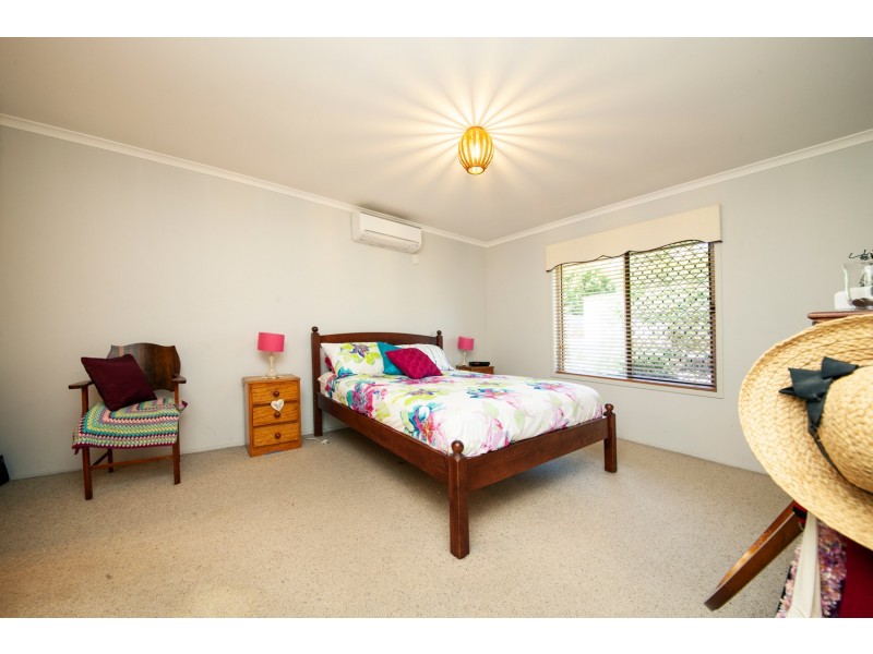 4A THERESE COURT, Flinders View QLD 4305