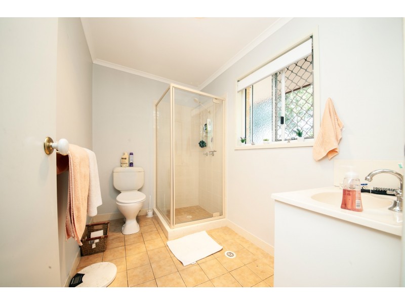 4A THERESE COURT, Flinders View QLD 4305