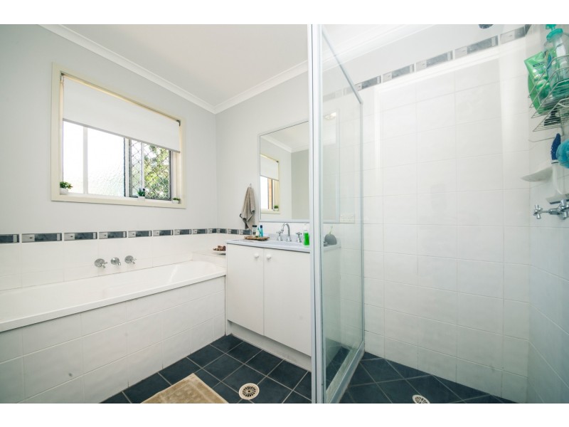 4A THERESE COURT, Flinders View QLD 4305