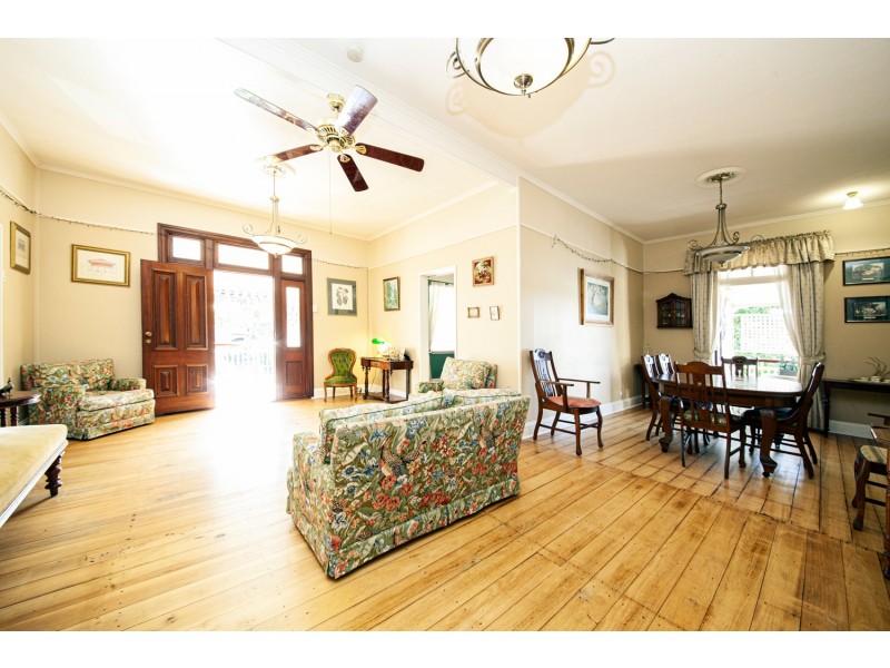 6 ELIZABETH STREET, Woodend QLD 4305