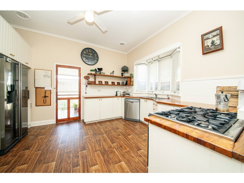 6 ELIZABETH STREET, Woodend QLD 4305