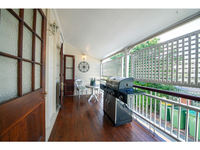 6 ELIZABETH STREET, Woodend QLD 4305