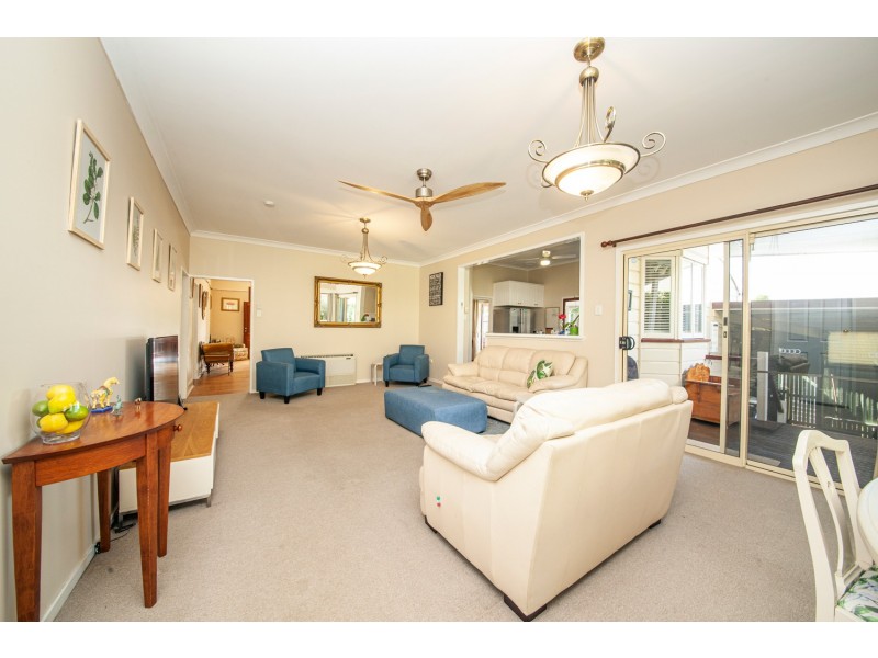 6 ELIZABETH STREET, Woodend QLD 4305