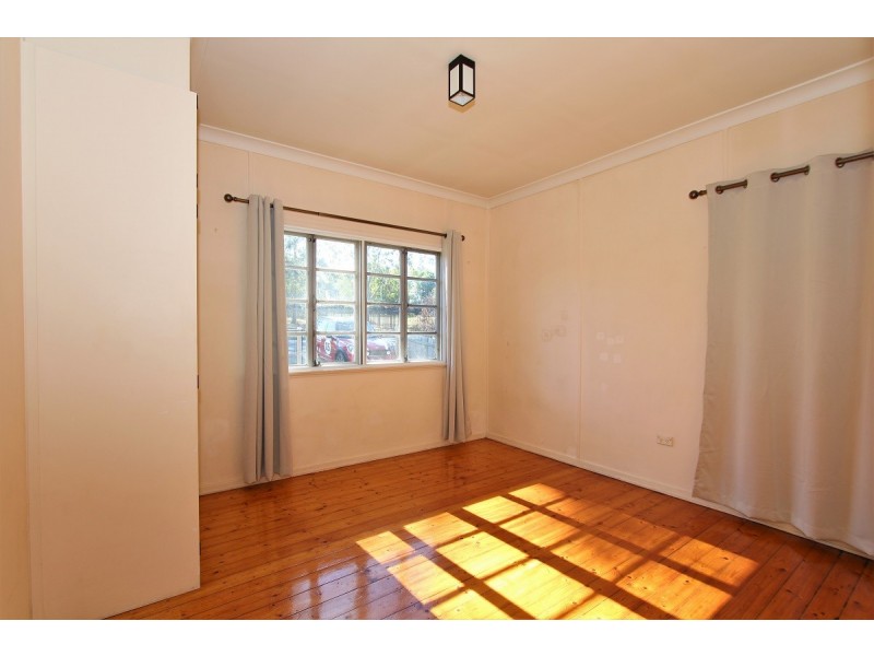 7 SAMFORD ROAD, Leichhardt QLD 4305