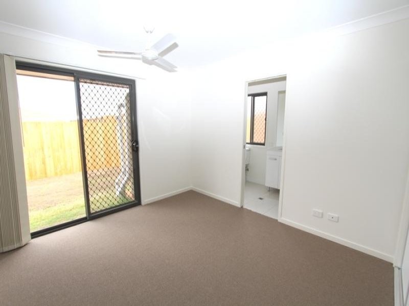 1/1 Darter Close, Lowood QLD 4311