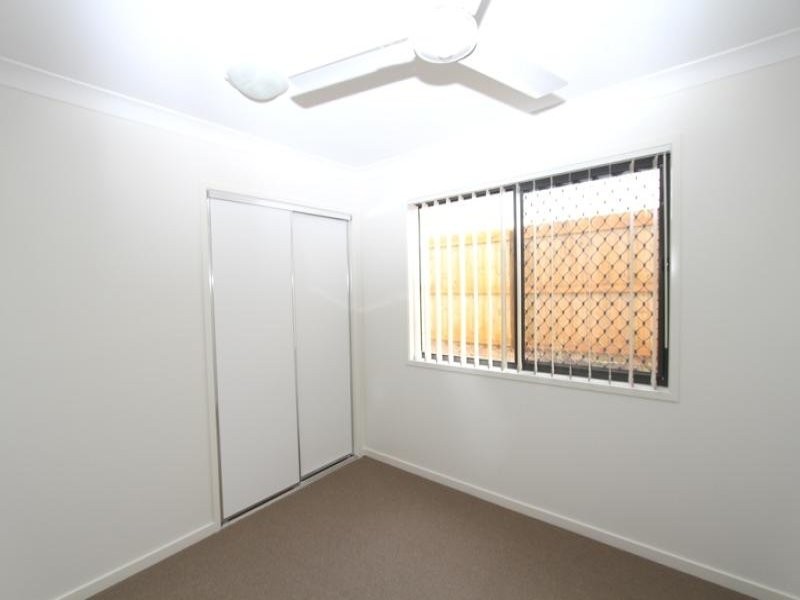 1/1 Darter Close, Lowood QLD 4311