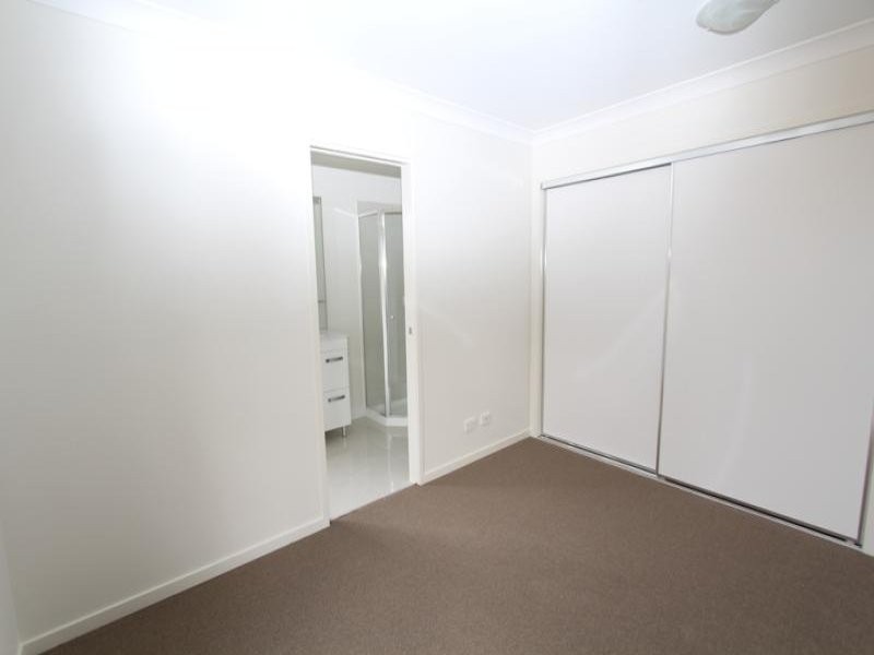 1/1 Darter Close, Lowood QLD 4311