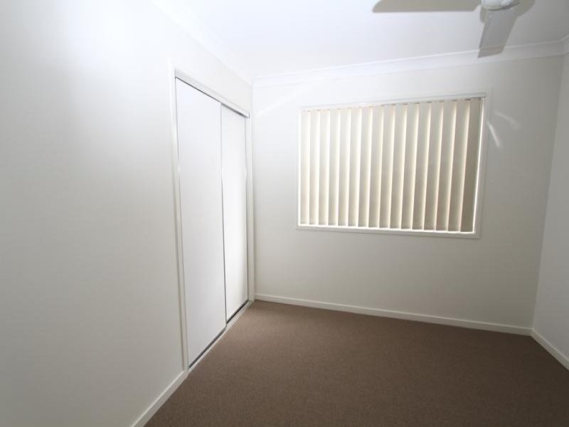 1/1 Darter Close, Lowood QLD 4311