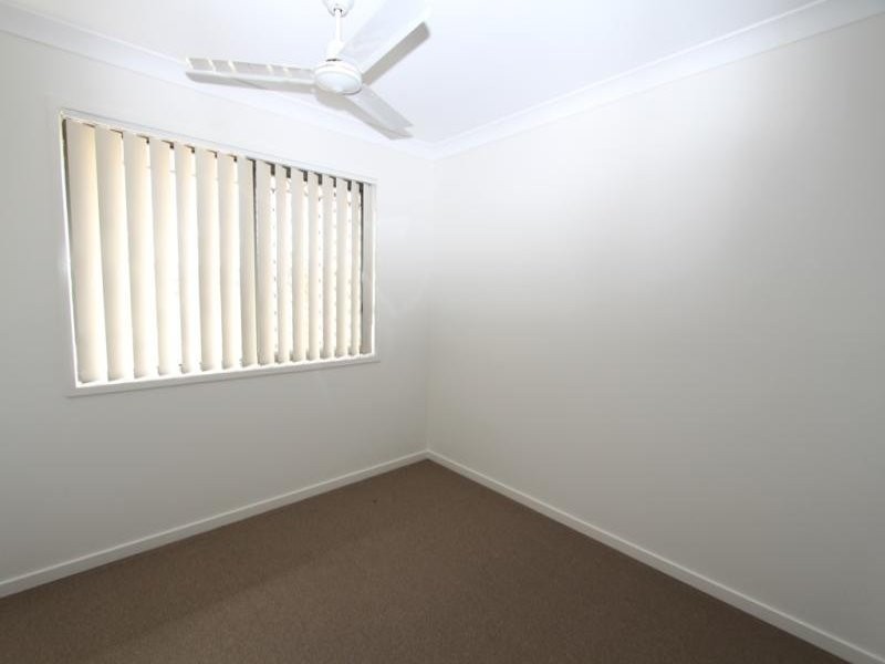 1/1 Darter Close, Lowood QLD 4311