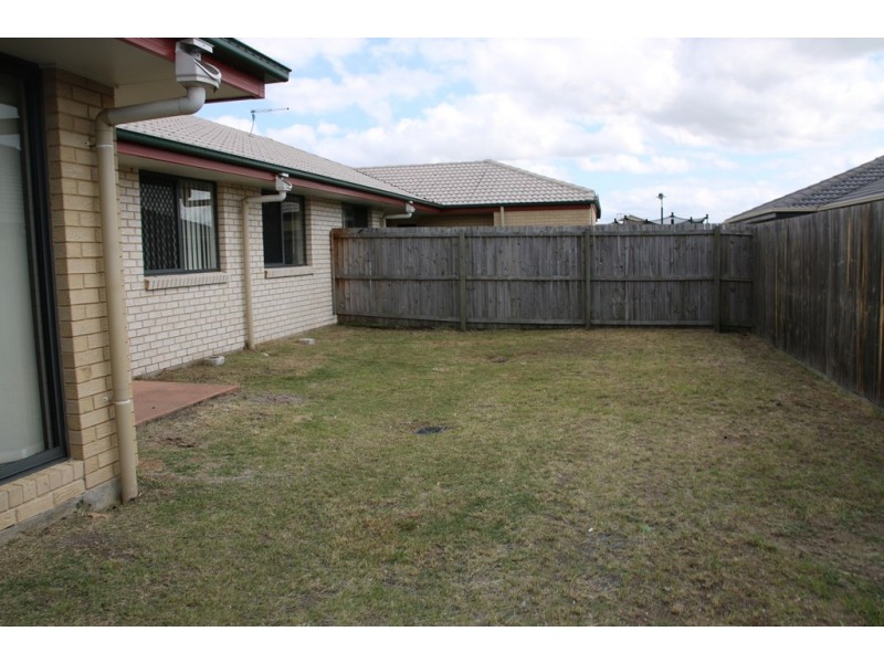 1/1 Darter Close, Lowood QLD 4311