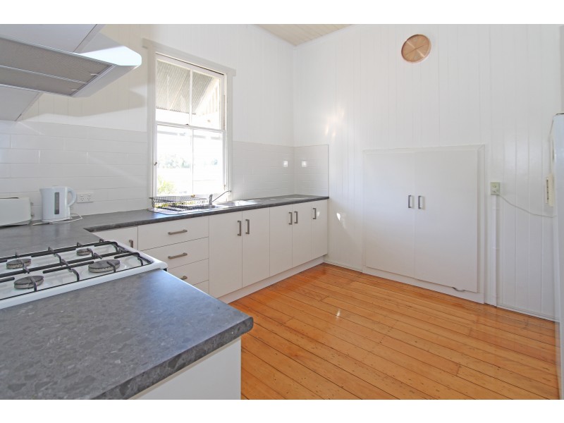 3 CORONATION STREET, East Ipswich QLD 4305