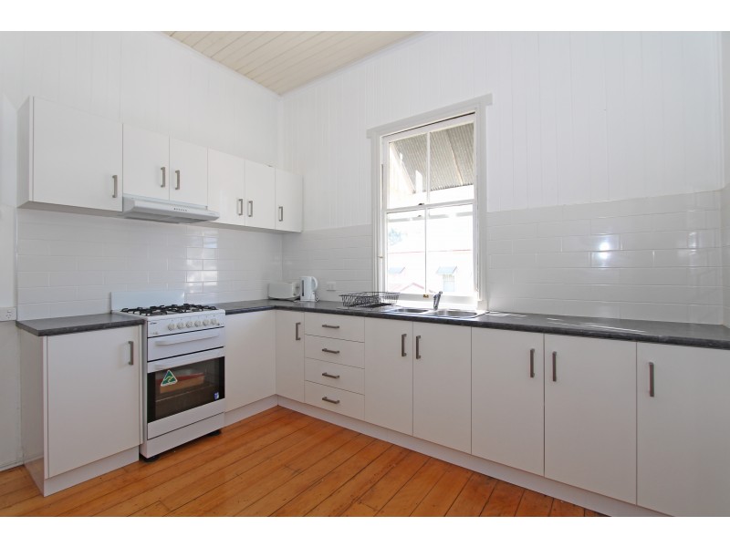 3 CORONATION STREET, East Ipswich QLD 4305