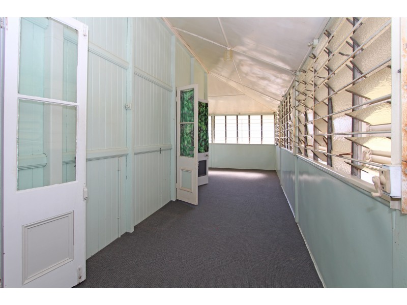 3 CORONATION STREET, East Ipswich QLD 4305