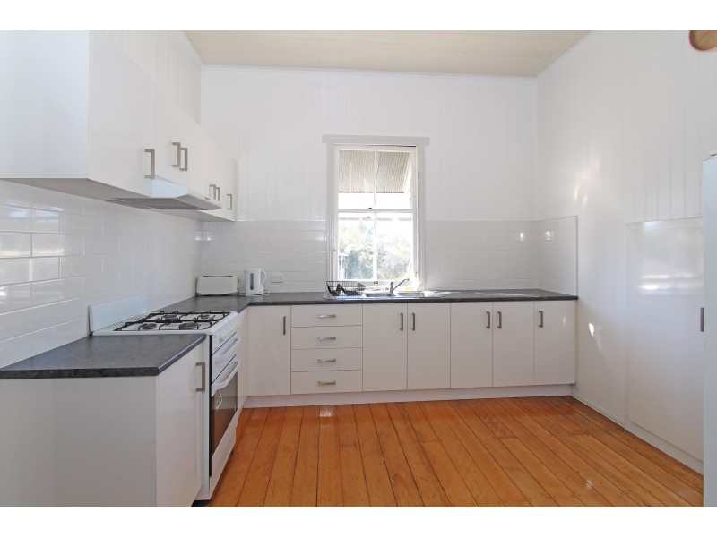 3 CORONATION STREET, East Ipswich QLD 4305