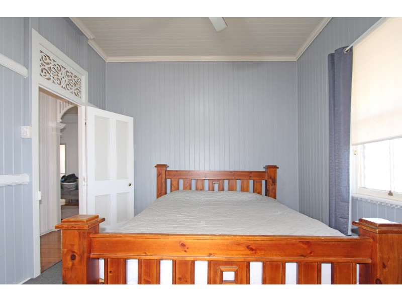 3 CORONATION STREET, East Ipswich QLD 4305