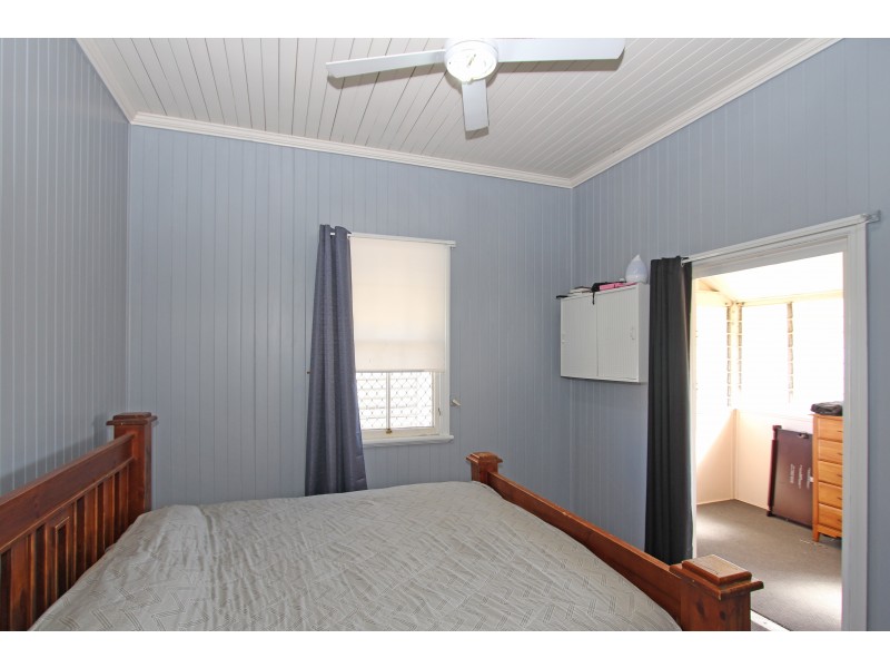3 CORONATION STREET, East Ipswich QLD 4305