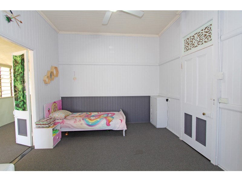 3 CORONATION STREET, East Ipswich QLD 4305