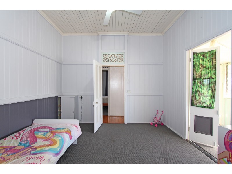 3 CORONATION STREET, East Ipswich QLD 4305
