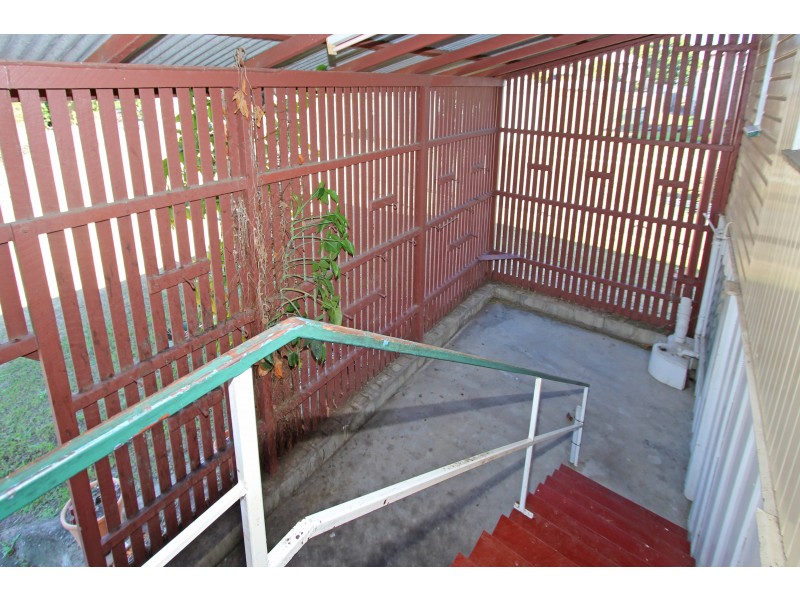3 CORONATION STREET, East Ipswich QLD 4305