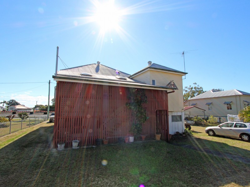3 CORONATION STREET, East Ipswich QLD 4305