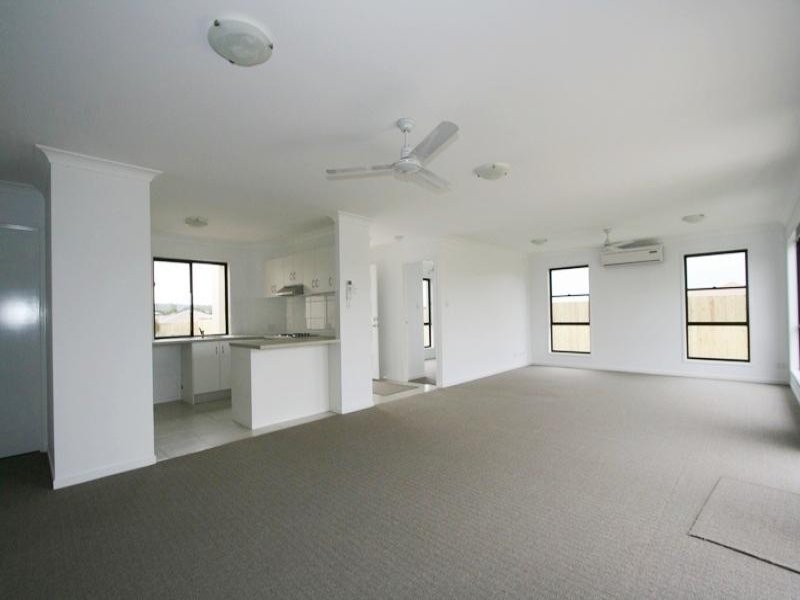 7 Brolga Street, Lowood QLD 4311