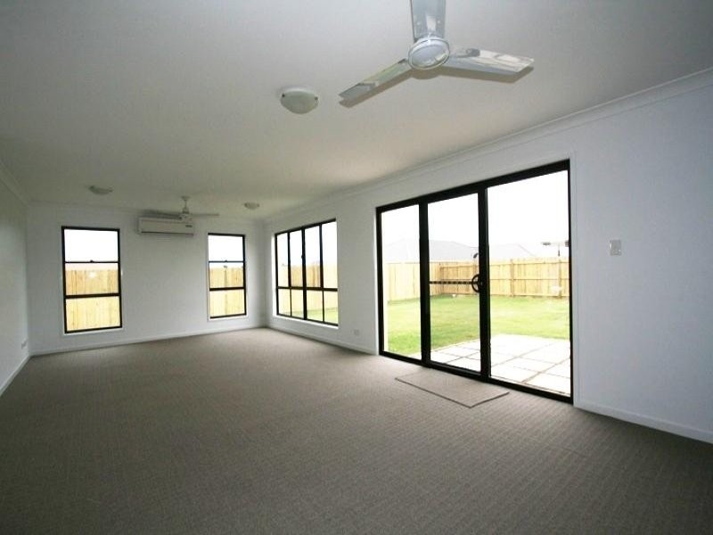 7 Brolga Street, Lowood QLD 4311