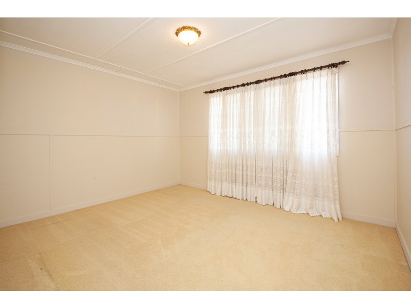 183 WHITEHILL ROAD, Raceview QLD 4305