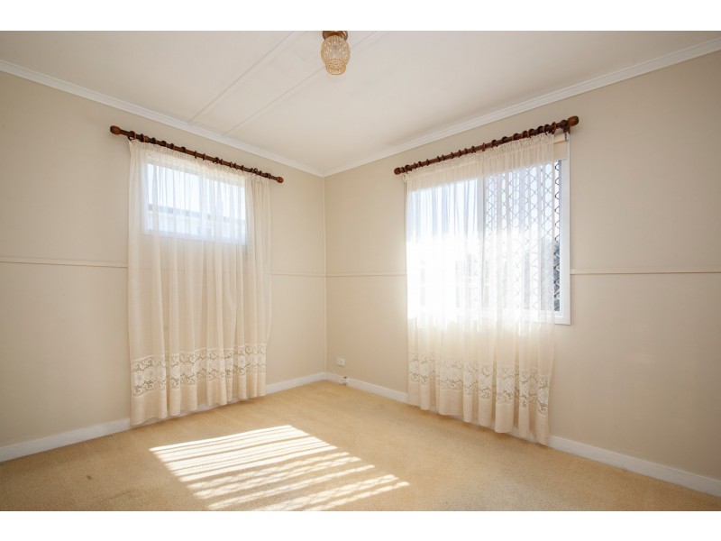 183 WHITEHILL ROAD, Raceview QLD 4305