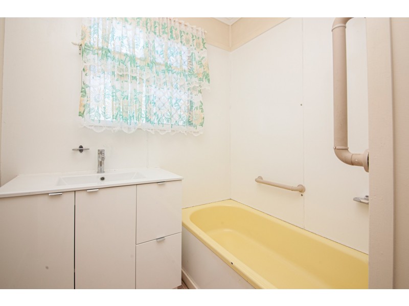 183 WHITEHILL ROAD, Raceview QLD 4305