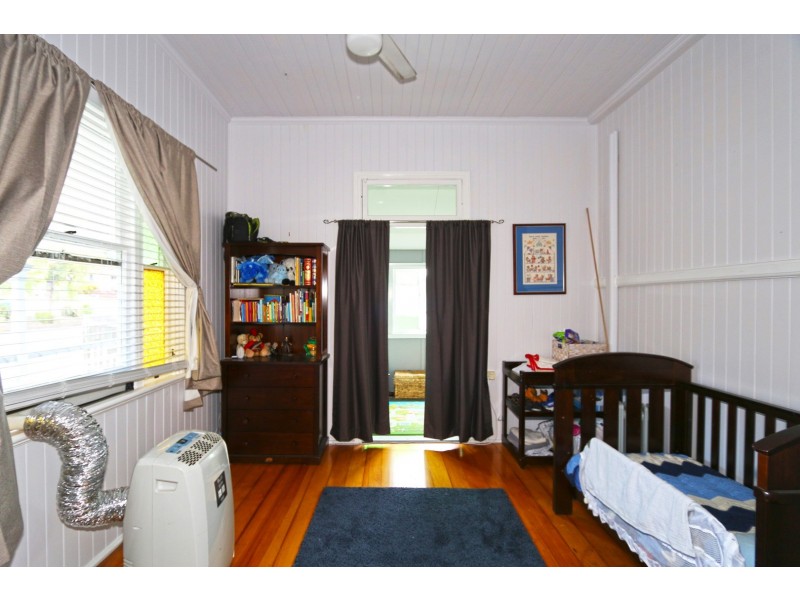 24 Pine Mountain Road, North Ipswich QLD 4305