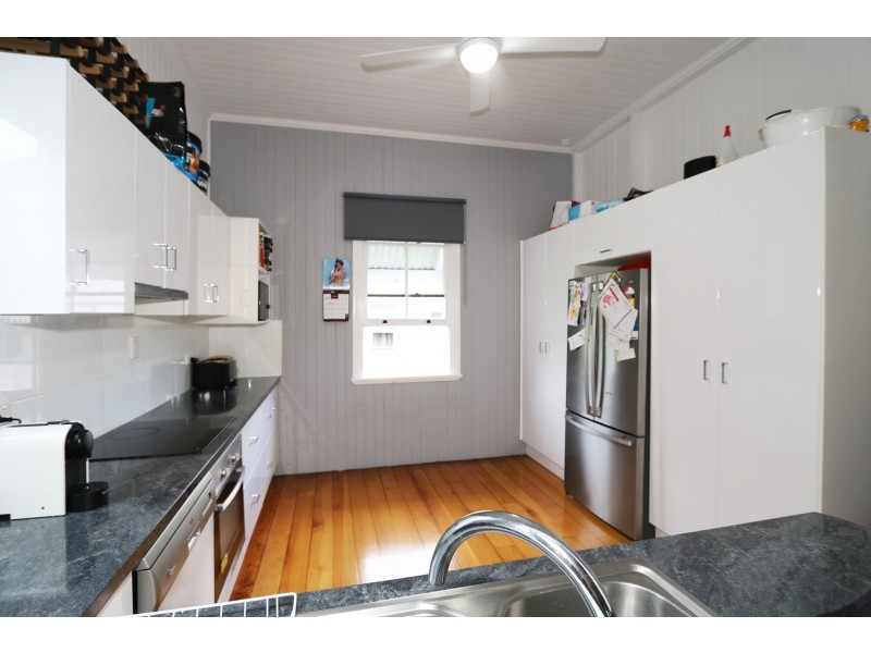 24 Pine Mountain Road, North Ipswich QLD 4305