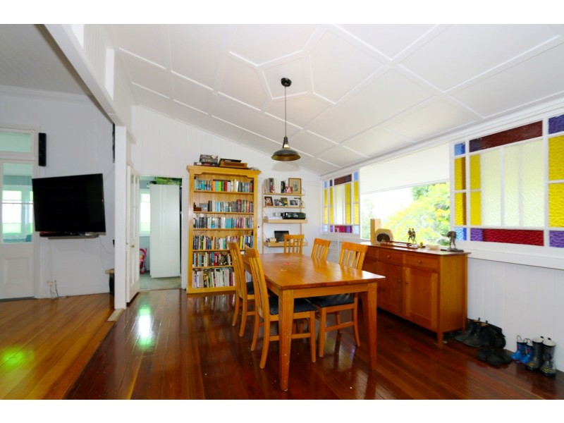 24 Pine Mountain Road, North Ipswich QLD 4305