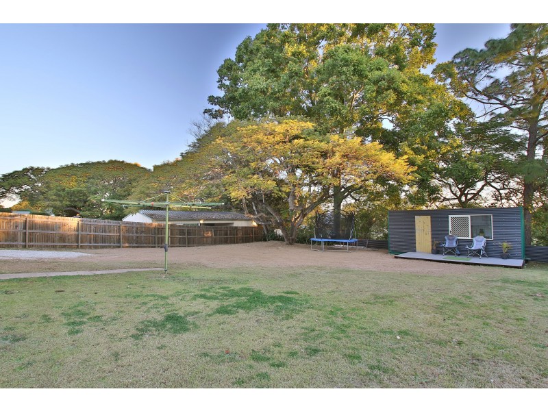 24 Pine Mountain Road, North Ipswich QLD 4305