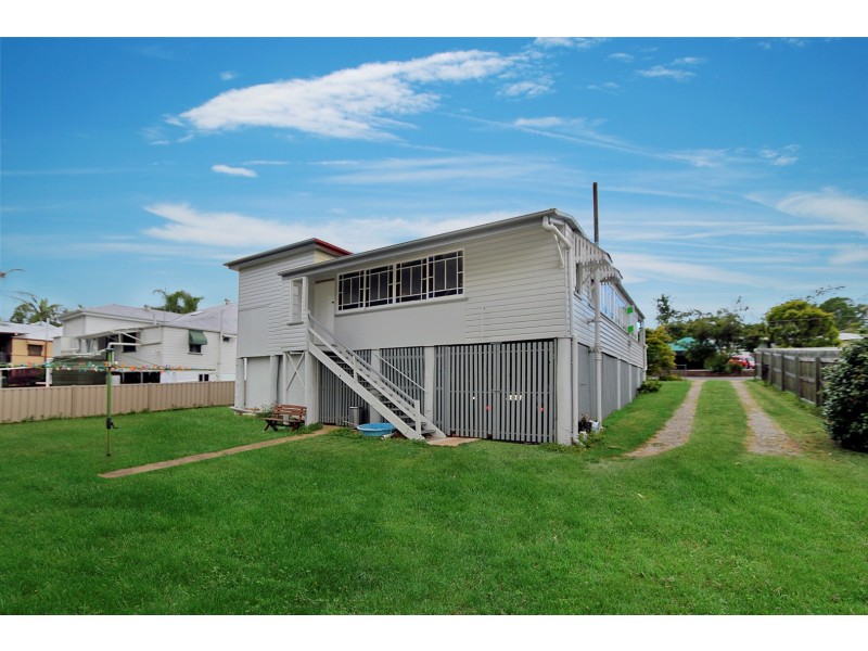 24 Pine Mountain Road, North Ipswich QLD 4305