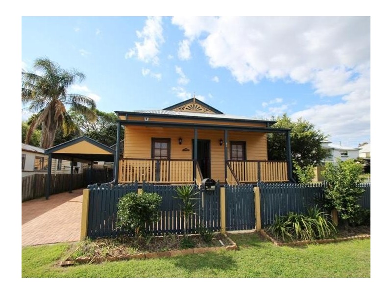 4 W M Hughes Street, North Ipswich QLD 4305