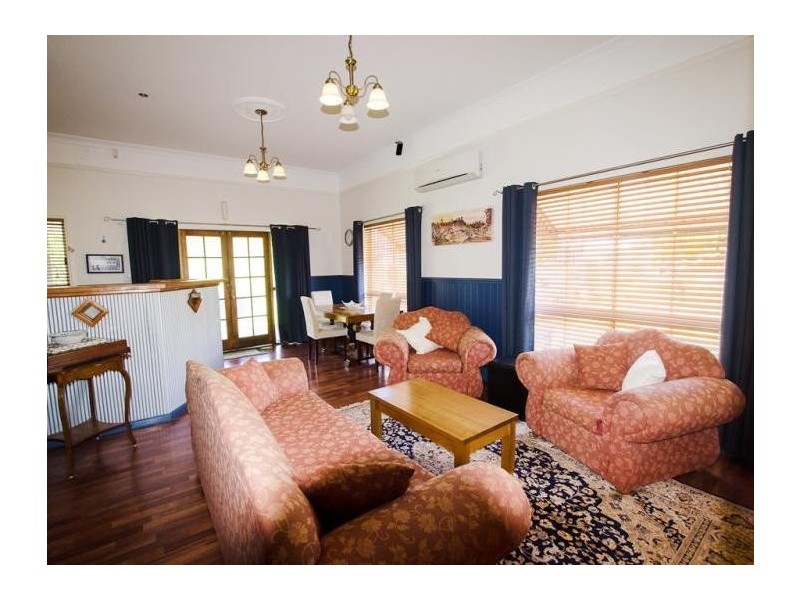 4 W M Hughes Street, North Ipswich QLD 4305