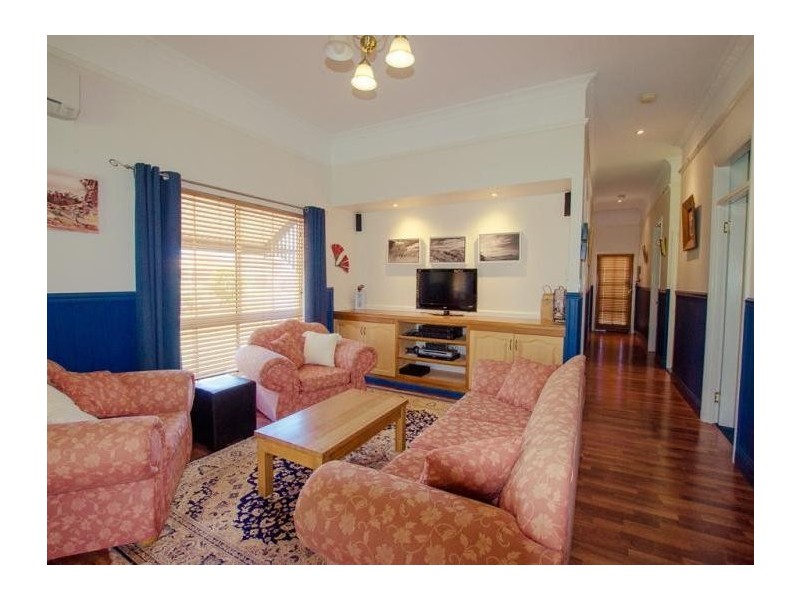 4 W M Hughes Street, North Ipswich QLD 4305