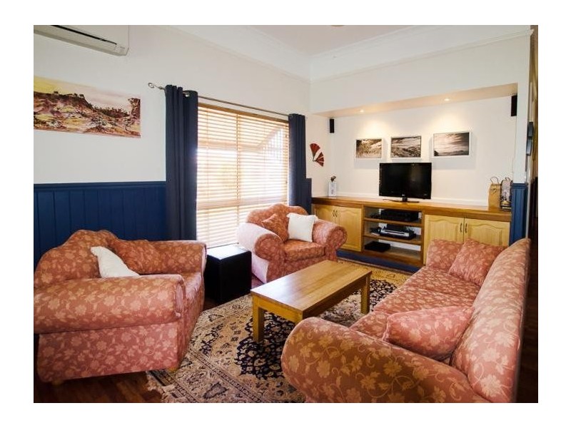 4 W M Hughes Street, North Ipswich QLD 4305