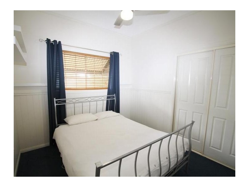 4 W M Hughes Street, North Ipswich QLD 4305