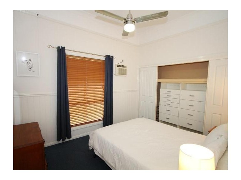 4 W M Hughes Street, North Ipswich QLD 4305