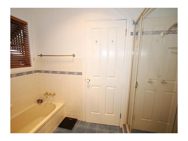 4 W M Hughes Street, North Ipswich QLD 4305