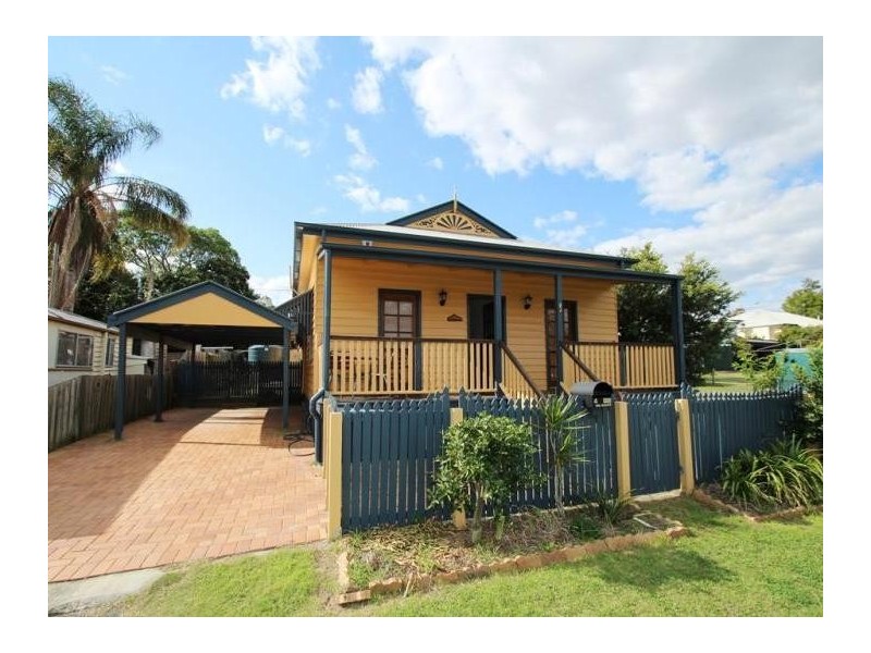 4 W M Hughes Street, North Ipswich QLD 4305