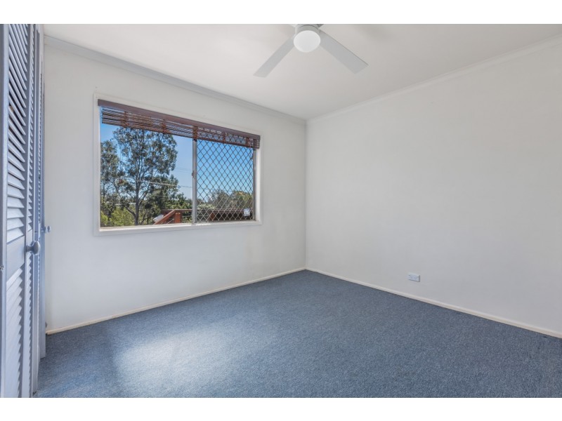 5 QUEEN STREET, Blackstone QLD 4304