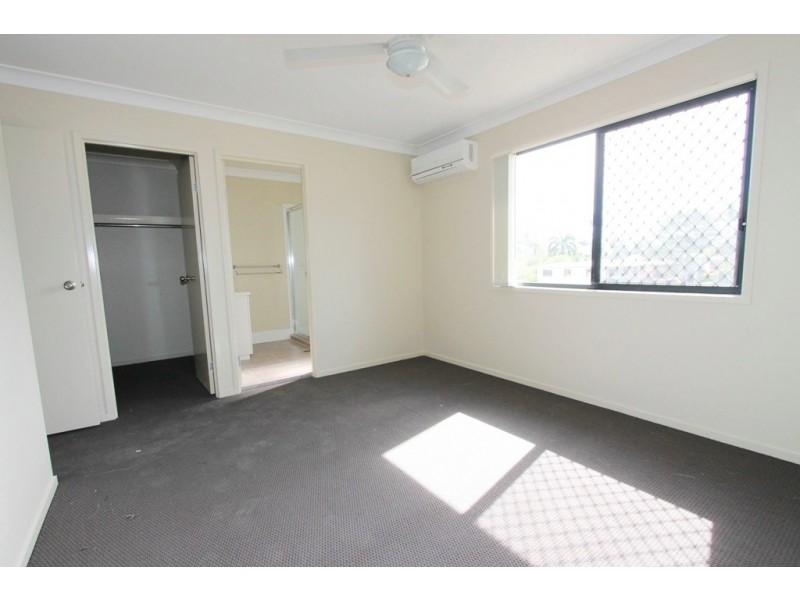 28 Brentwood Drive, Bundamba QLD 4304
