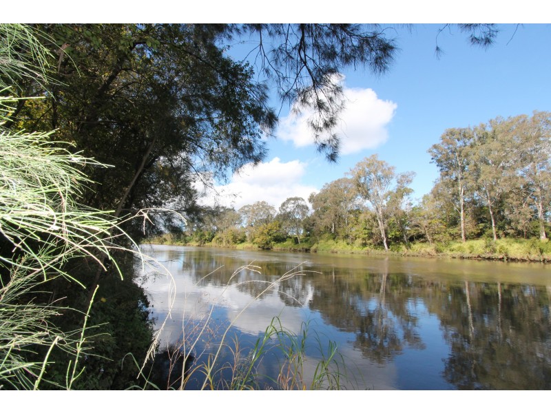 17 Riverside Avenue, Barellan Point QLD 4306