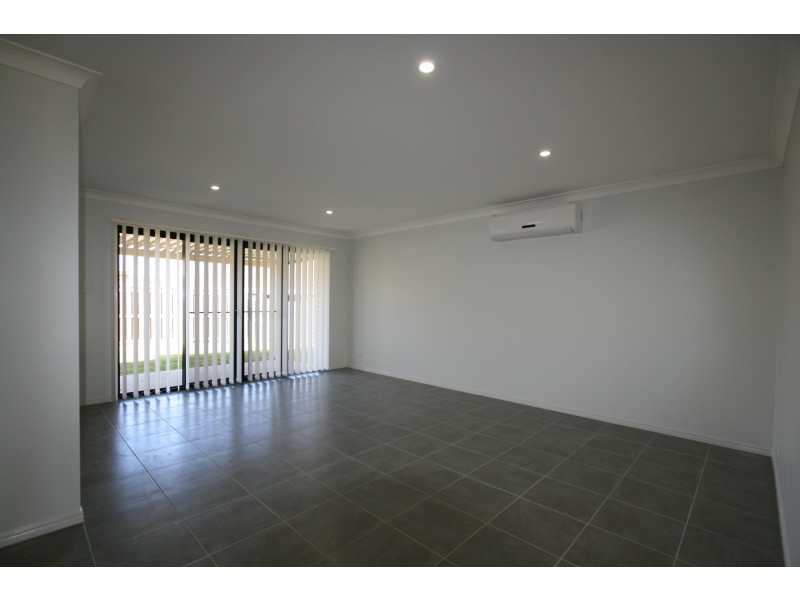 5 Fiery Street, Brassall QLD 4305
